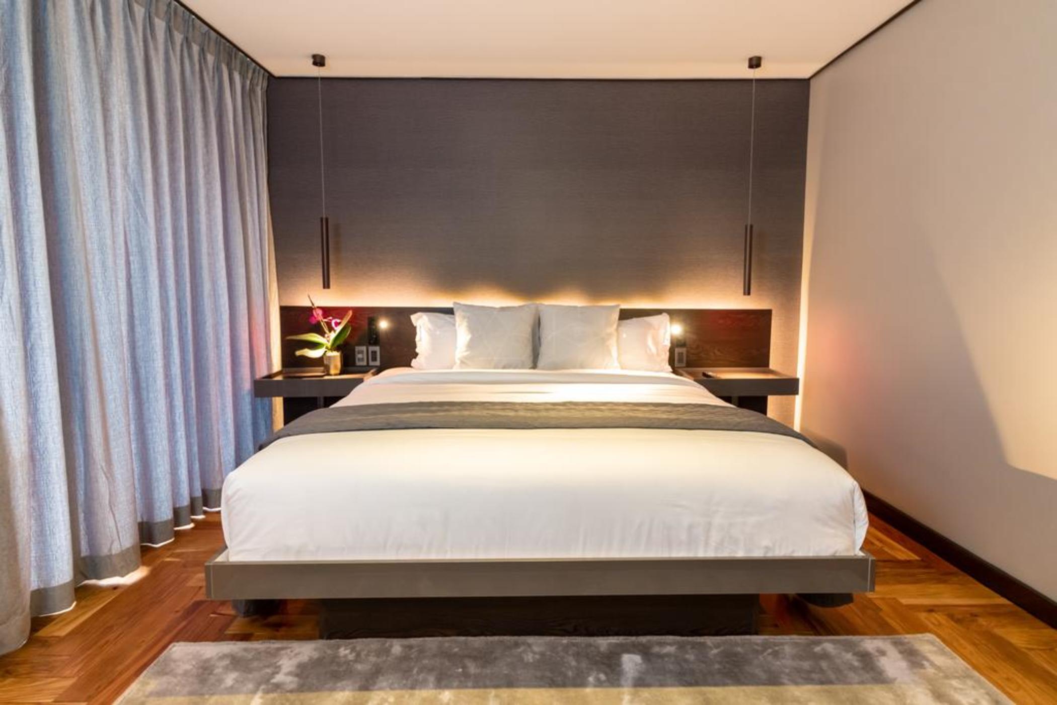 Ramada Encore By Wyndham Makati Hotel 4*