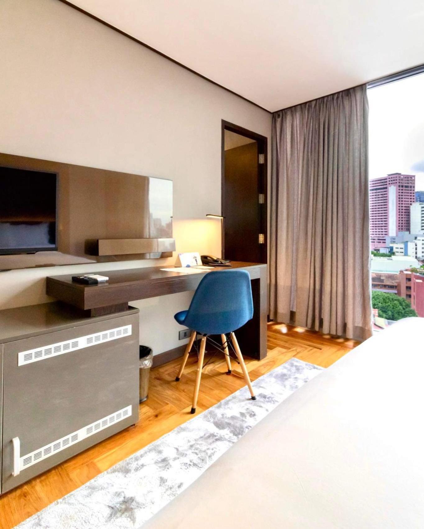 Ramada Encore By Wyndham Makati 4*